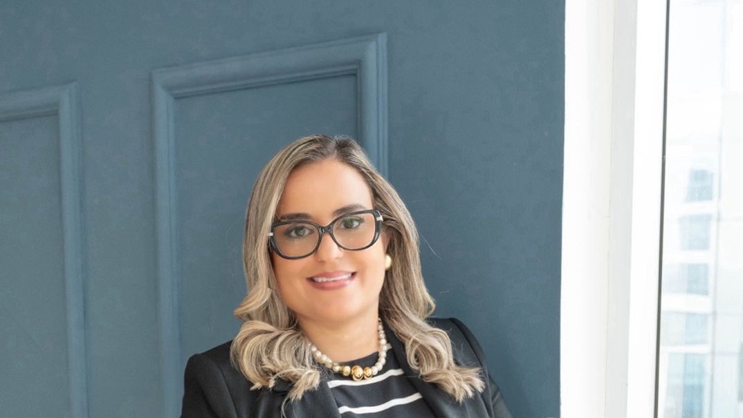 Dra. Júlia Cruz
